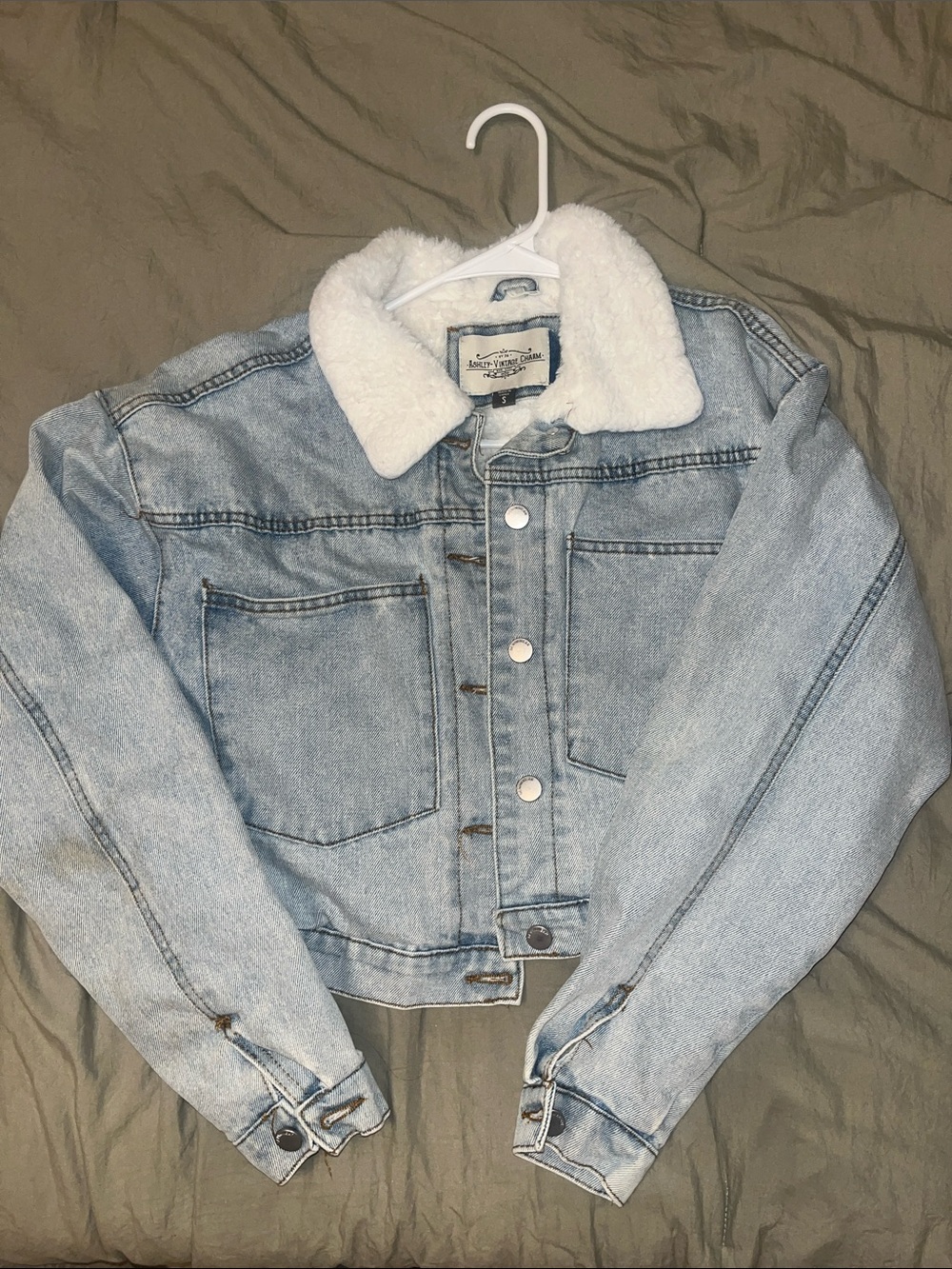 Light Wash Faux Shearling Collar Denim Jacket - Unbranded